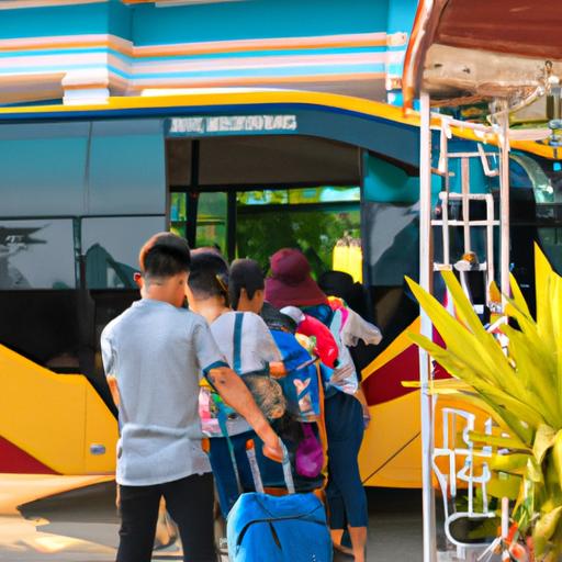 Hành khách lên xe buýt của Nhà xe Mỹ Duyên Sóc Trăng và chuẩn bị cho hành trình của mình.