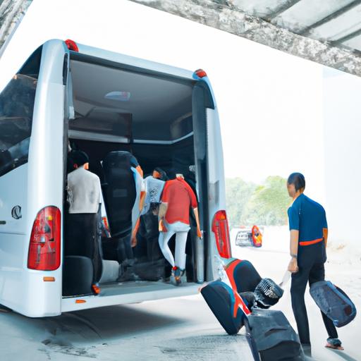 Nhóm hành khách lên xe van hiện đại của Nhà Xe Mạnh Hà để chuẩn bị cho chuyến đi xa.