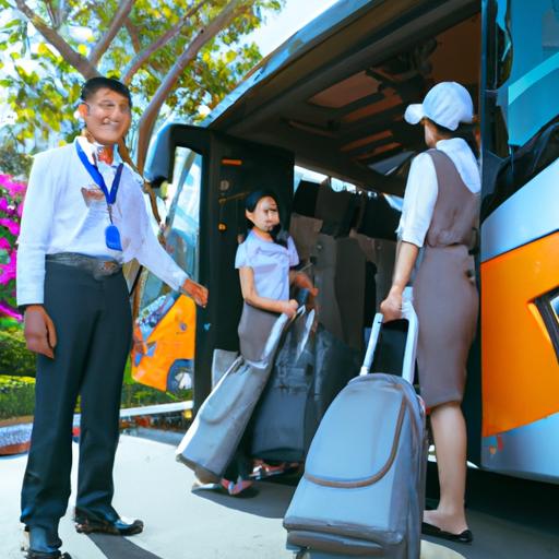 Một tài xế thân thiện và chuyên nghiệp của Công ty Xe buýt Quý Trung giúp đỡ hành khách với hành lý của họ.