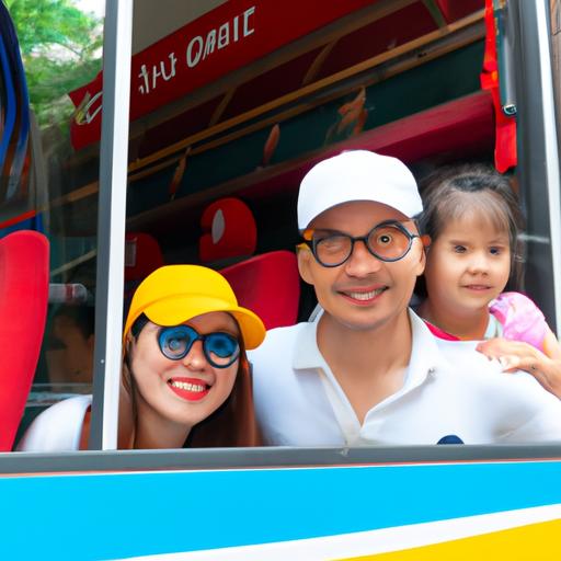 Một gia đình hạnh phúc lên xe Phương Trang để khám phá những điểm du lịch nổi tiếng ở Quận 5