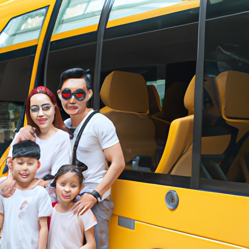 Một gia đình hạnh phúc lên xe buýt Nhà xe Thành Nhân đi nghỉ mát