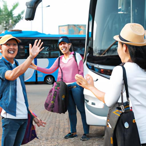 Một nhóm hành khách vui vẻ xuống xe buýt của Nhà xe Hà Hải và được đón tiếp bởi nhân viên thân thiện.