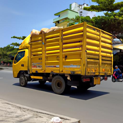 Xe tải vận chuyển hàng hóa của Nhà xe Thành Vinh Vũng Tàu trên đường