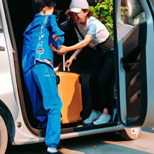 Tài xế của Nhà xe Tuấn Thành Thanh Hóa Đà Nẵng giúp khách hàng với hành lý