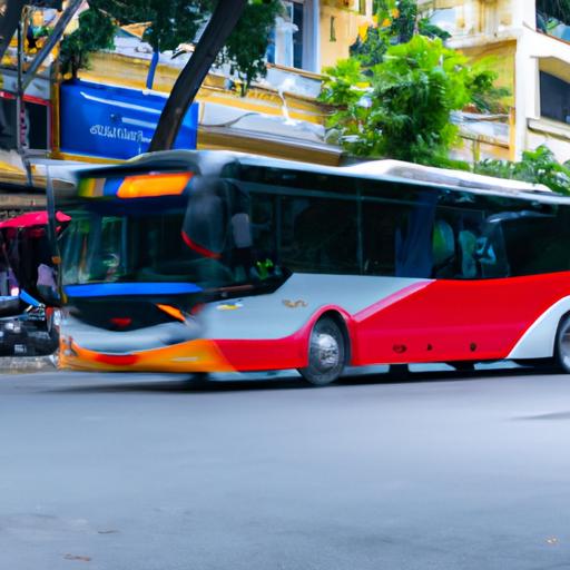 Xe buýt của nhà xe Lagi Đi Sài Gòn lưu thông trên đường phố sầm uất