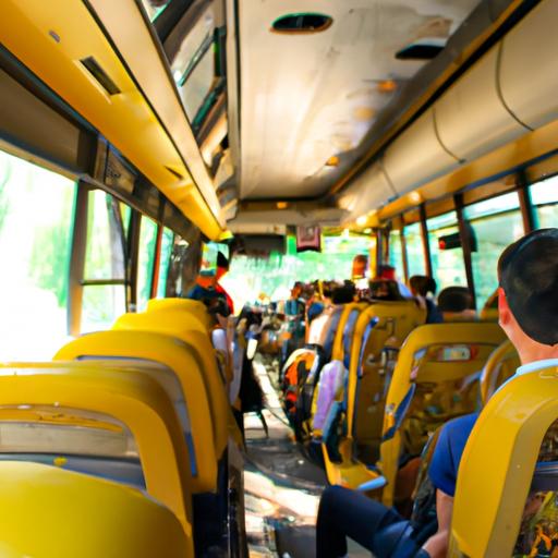 Xe buýt của Nhà xe Dũng Minh trên đường đến một điểm đến phổ biến